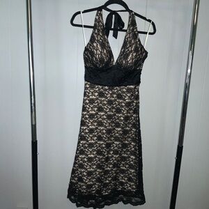 White House Black market Empire waist lace overlay dress Sz 2 halter neckline